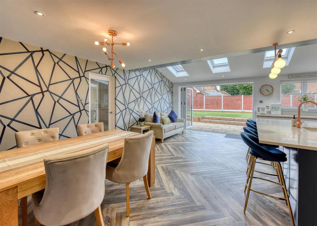 9 Virginia Drive-Kitchen (4).jpg