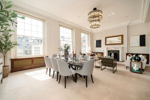 3 bedroom flat for sale, Hill Street, London W1J