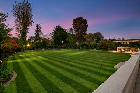 5 bedroom detached house for sale, Brookmans Avenue, Brookmans Park, AL9