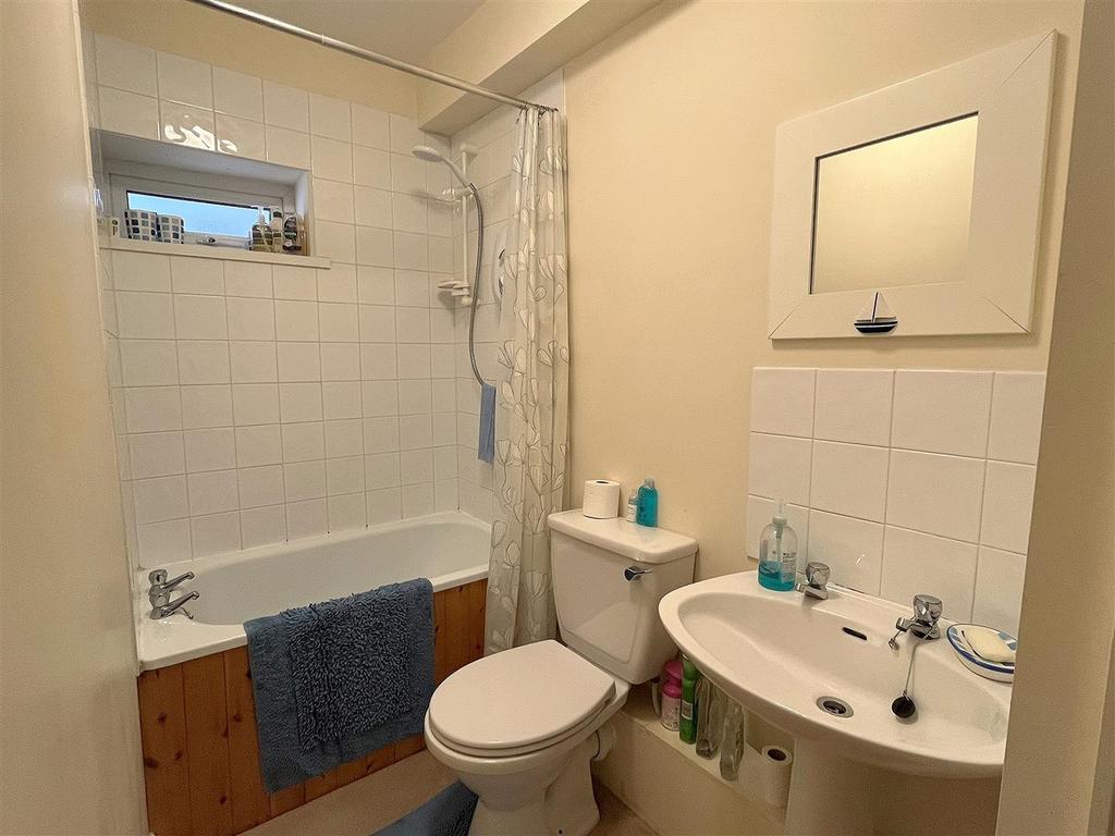 Bathroom.jpg
