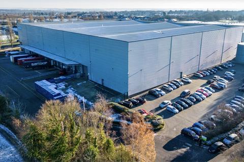 Distribution warehouse to rent, Deer Park Rd Northampton NN3 6RX