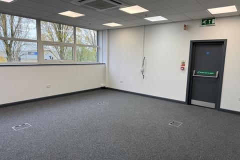 Distribution warehouse to rent, Deer Park Rd Northampton NN3 6RX