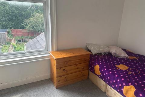 2 bedroom terraced house to rent, St. Georges Road, Coventry CV1