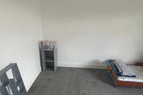 2 bedroom terraced house to rent, St. Georges Road, Coventry CV1