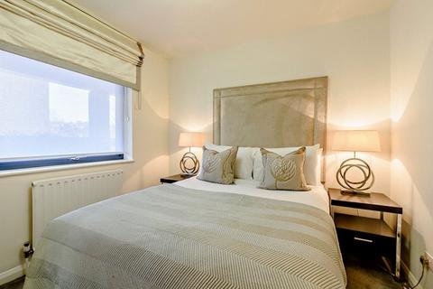 2 bedroom flat to rent, Fulham Road, London, SW3