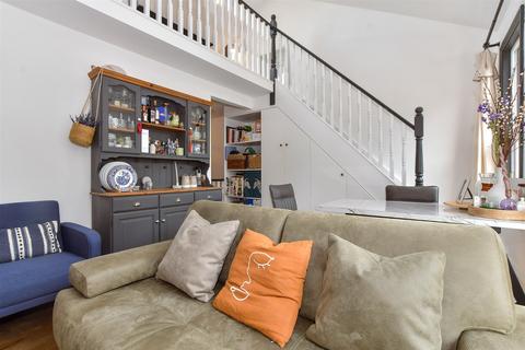 12a Callis Road, London, E17 8PN