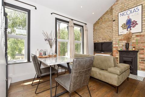 12a Callis Road, London, E17 8PN