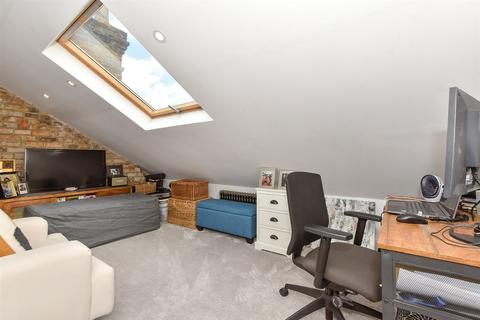12a Callis Road, London, E17 8PN