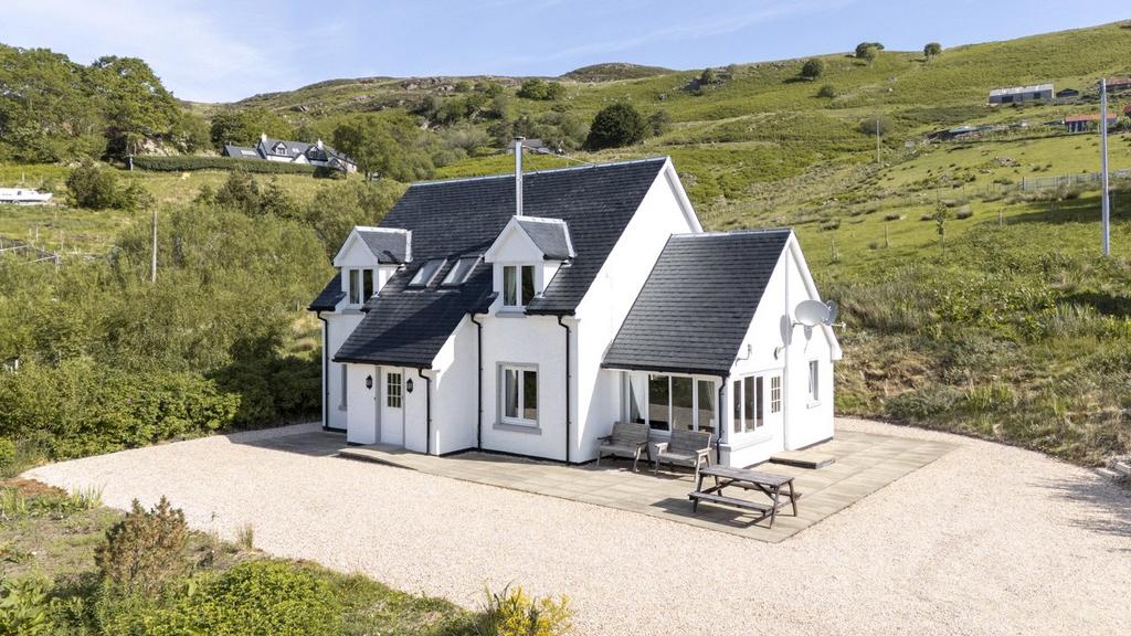 Lily Lodge
