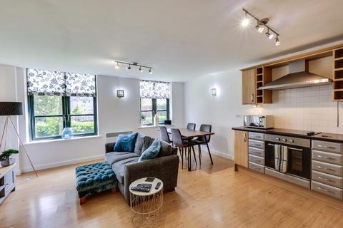 2 bedroom flat for sale, Meadow Road, Apperley Bridge, Bradford, West Yorkshire, BD10