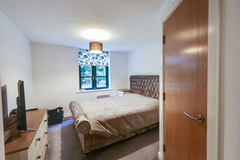 2 bedroom flat for sale, Meadow Road, Apperley Bridge, Bradford, West Yorkshire, BD10