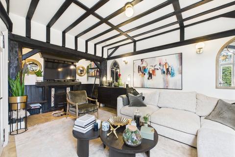 132 Tuffley Avenue, Gloucester, GL1 5NS