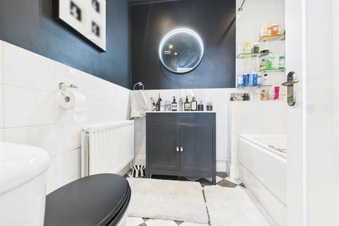 132 Tuffley Avenue, Gloucester, GL1 5NS