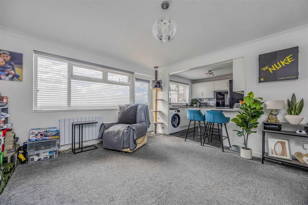 13 Anne’s Court, Seafront, Hayling Island-Small-Po