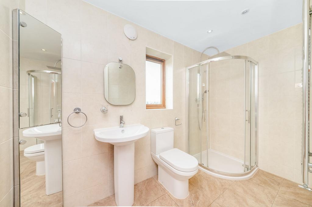 JACK & JILL EN-SUITE