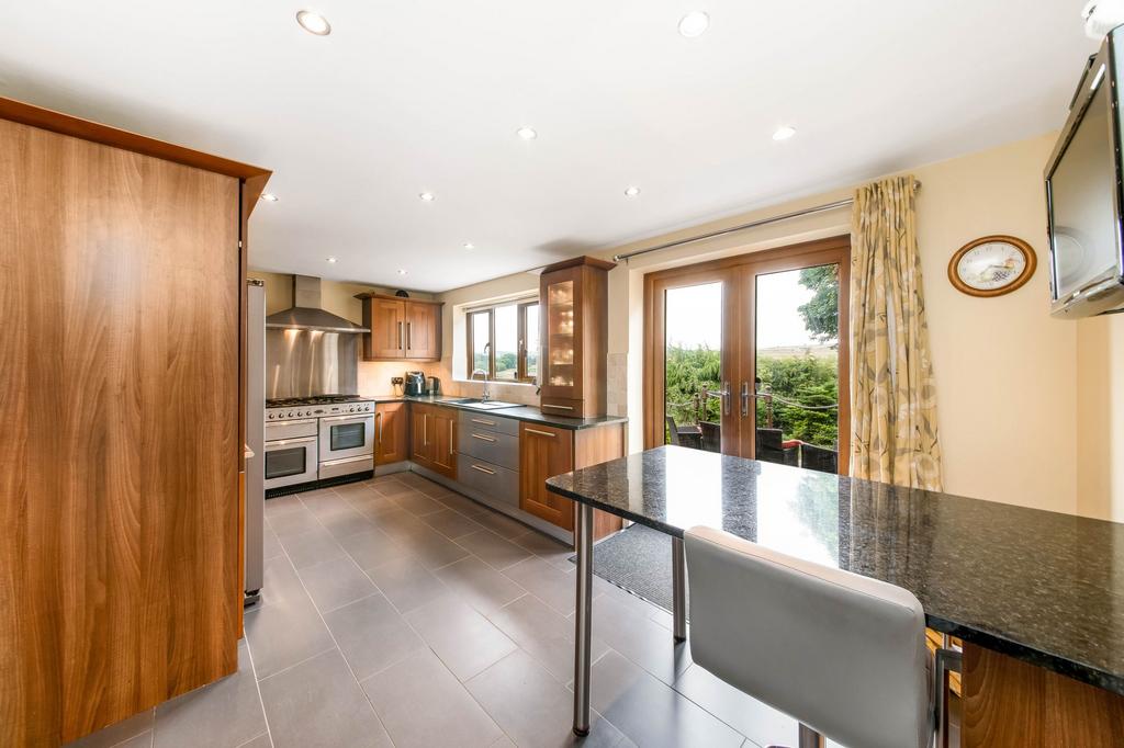 Dining kitchen
