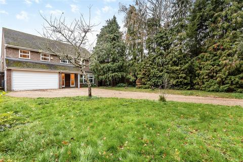 5 bedroom detached house to rent, Church Road, Richmond
