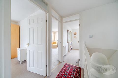 3 bedroom detached house for sale, Rushden Way, Farnham, Surrey, GU9
