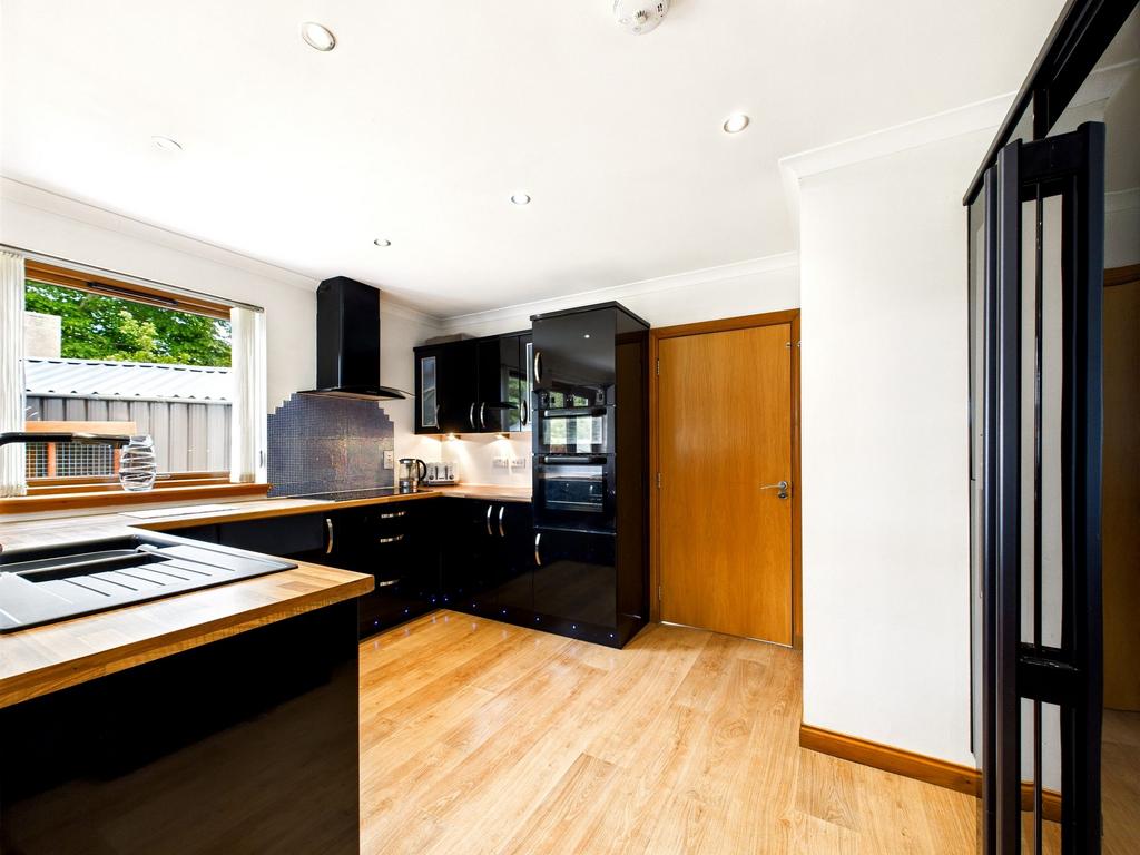 Kitchen/dining/family room