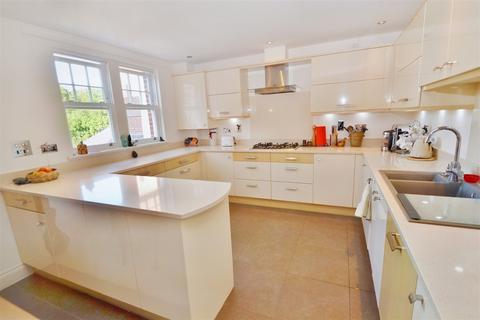 2 bedroom flat for sale, Bournemouth