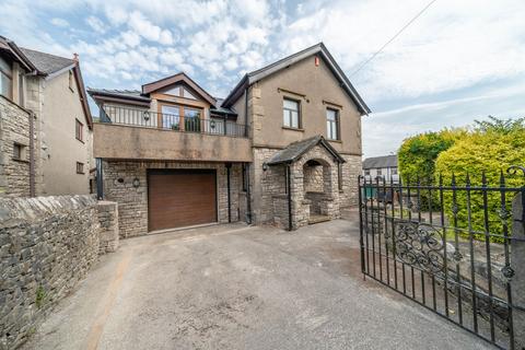 undefined, Sunnydale, Yard 143, Stricklandgate, Kendal