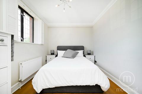 2 bedroom flat for sale, Trinity Court, London NW2