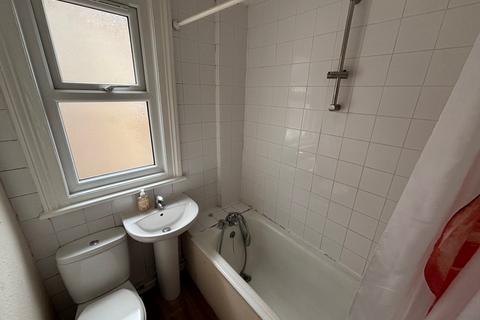 1 bedroom flat to rent, Waverley Road, Reading, RG30
