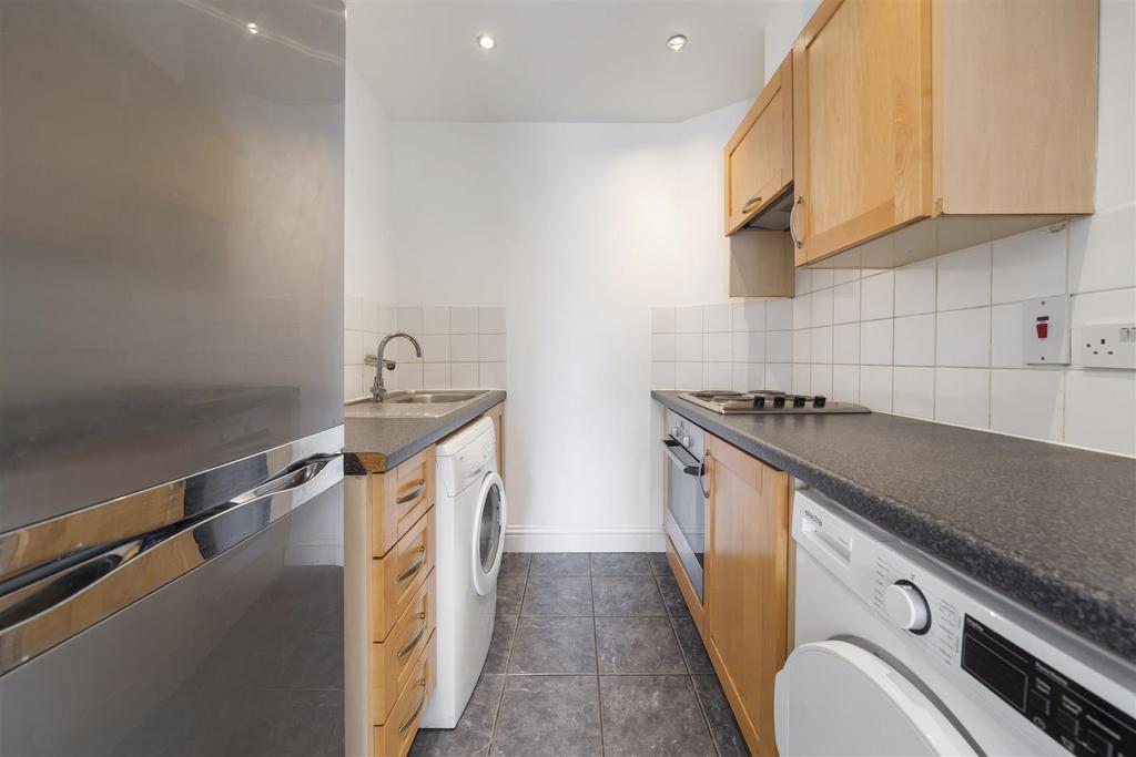 Point Zero, Flat 17, 2 A Queenstown Road SW8 3 RX-No