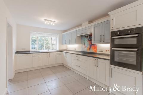 undefined, Long Street, Great Ellingham
