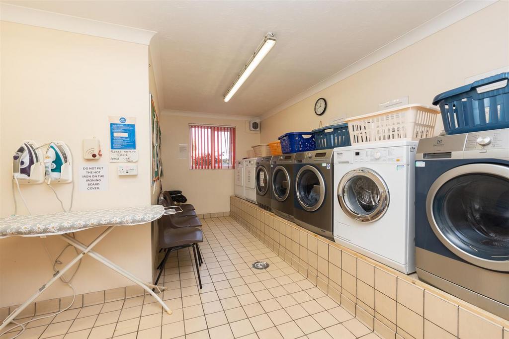 Flat-54-Park-View-Court-BS16-5 HG-14.jpg