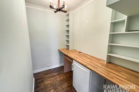 19 Berkeley Drive, West Molesey, KT8 1RA