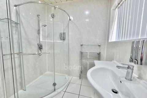 32 Barscube Terrace, Paisley, PA2 6XG