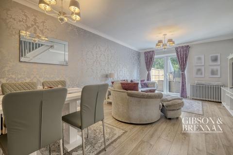 3 bedroom terraced house for sale, Latimer Drive, Basildon, SS15