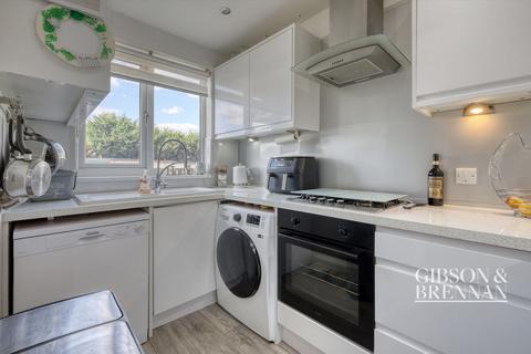 3 bedroom terraced house for sale, Latimer Drive, Basildon, SS15