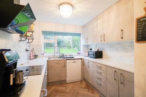36 Everard Avenue, Sheffield, S17 4LZ