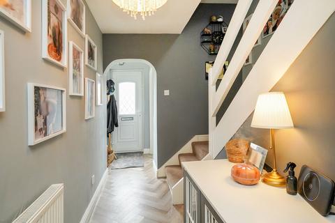36 Everard Avenue, Sheffield, S17 4LZ