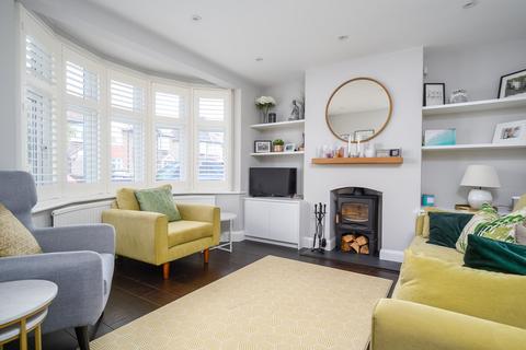 undefined, Cottimore Avenue, Walton-on-Thames, KT12