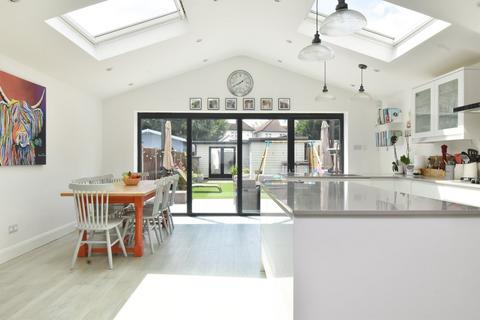 undefined, Cottimore Avenue, Walton-on-Thames, KT12