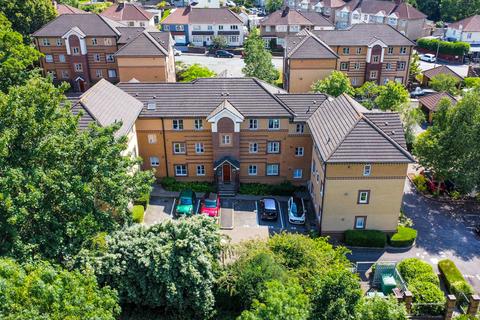 2 bedroom ground floor flat for sale
