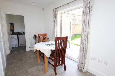 4 bedroom detached house to rent, Milman Walk, Apperley Bridge
