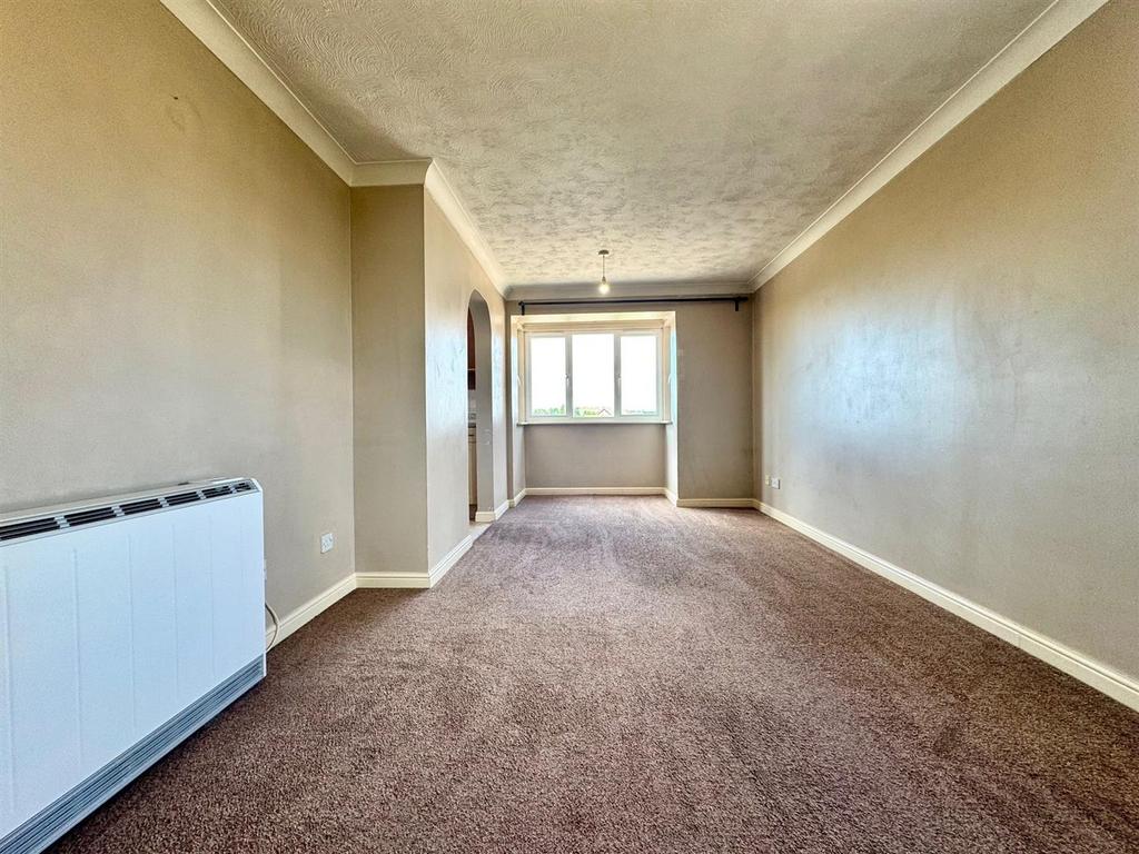 Lounge 1.jpg
