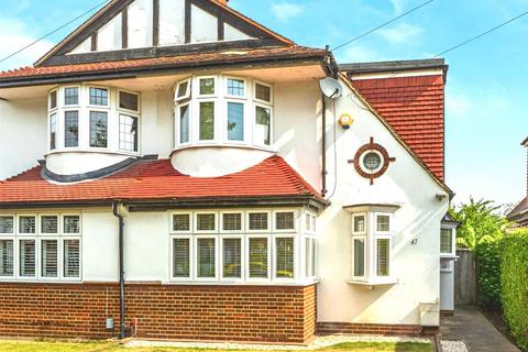 47 Ernest Grove, Beckenham, BR3 3HY