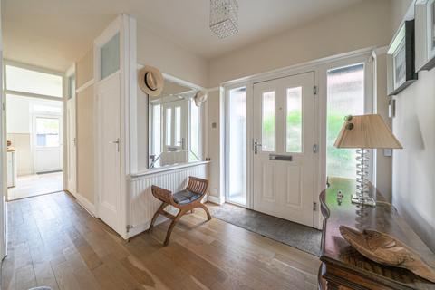 47 Ernest Grove, Beckenham, BR3 3HY