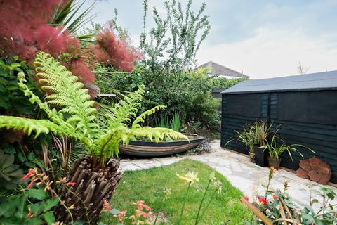 3 bedroom semi-detached house for sale, Gloster Drive, Rose Green, Bognor Regis, West Sussex PO21