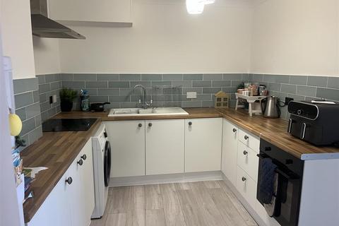 2 bedroom apartment for sale, Terminus Road, Littlehampton BN17
