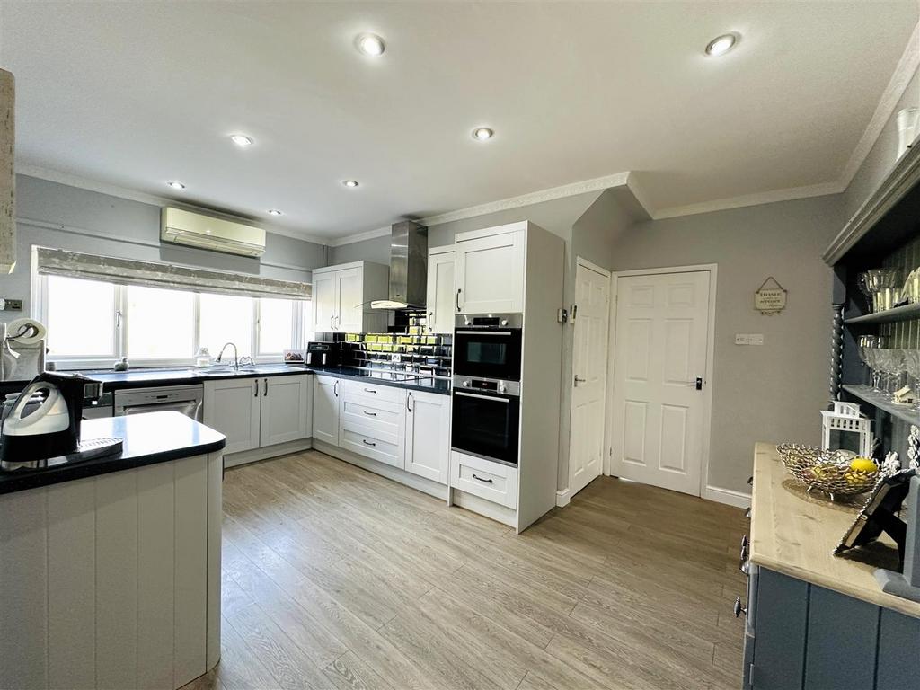 Living Kitchen Diner 2