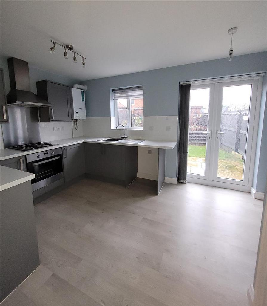 Kitchen 1.jpg