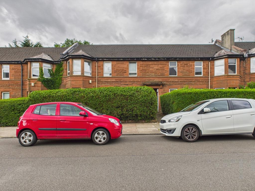 3 Bedroom Ground Floor Flat