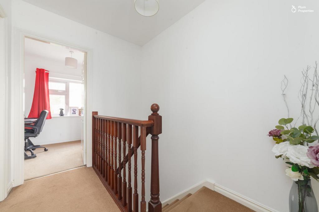 6 Hillcroft Green-8.jpg