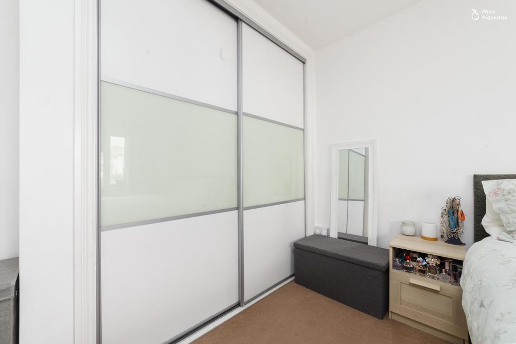 6 Hillcroft Green-10.jpg